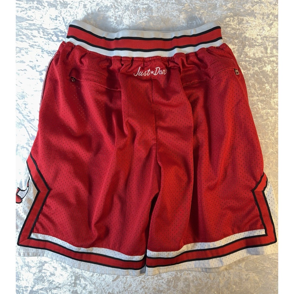 Just Don Chicago Bulls Shorts 1997-98 NBA Basketball Red Mesh Size M USA - Picture 5 of 6